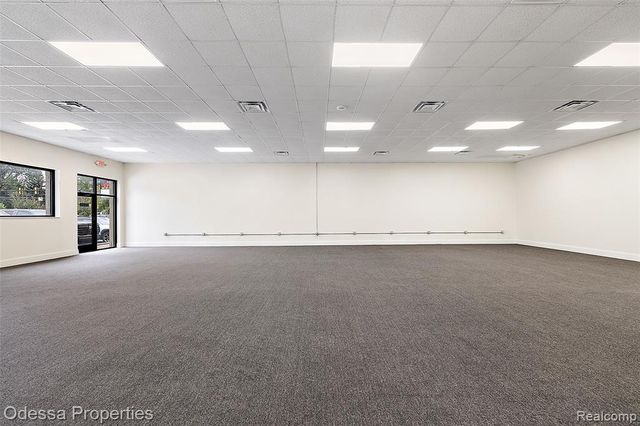 10840 W 9 Mile Road, Oak Park, MI 48237