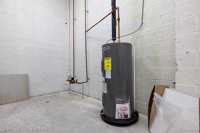 10840 W 9 Mile Road, Oak Park, MI 48237