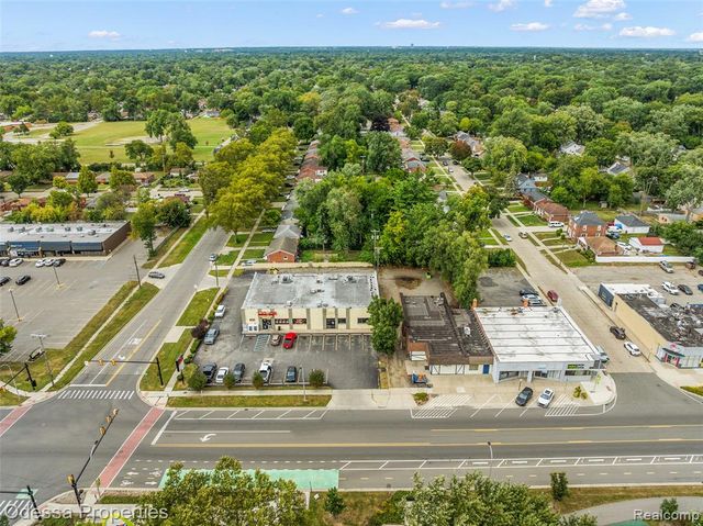 10840 W 9 Mile Road, Oak Park, MI 48237