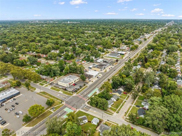 10840 W 9 Mile Road, Oak Park, MI 48237