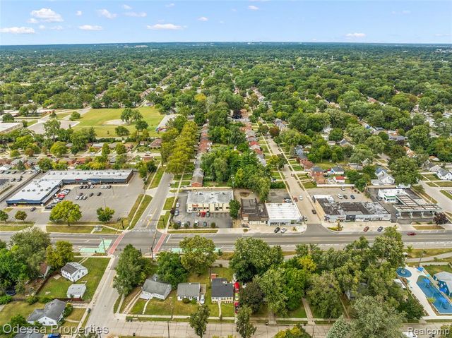 10840 W 9 Mile Road, Oak Park, MI 48237