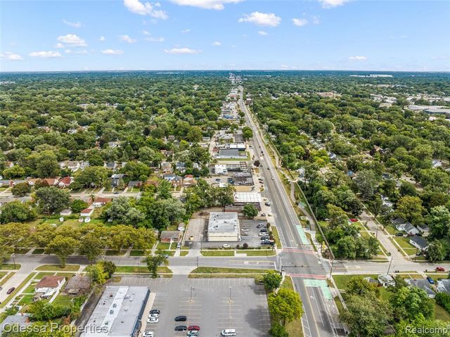 10840 W 9 Mile Road, Oak Park, MI 48237