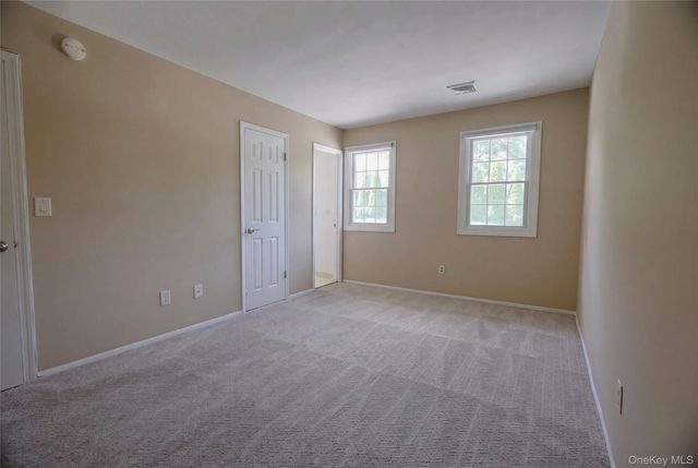 13 Pine Street, Huntington, NY 11743