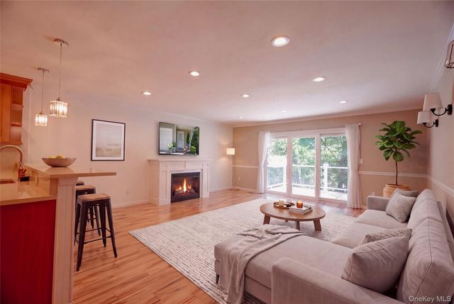 13 Pine Street, Huntington, NY 11743