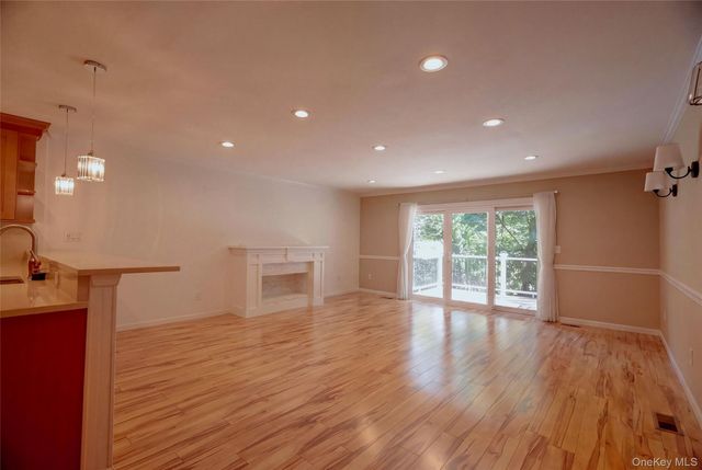 13 Pine Street, Huntington, NY 11743