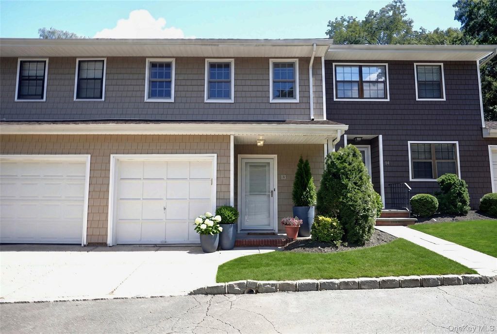 13 Pine Street, Huntington, NY 11743 — exterior