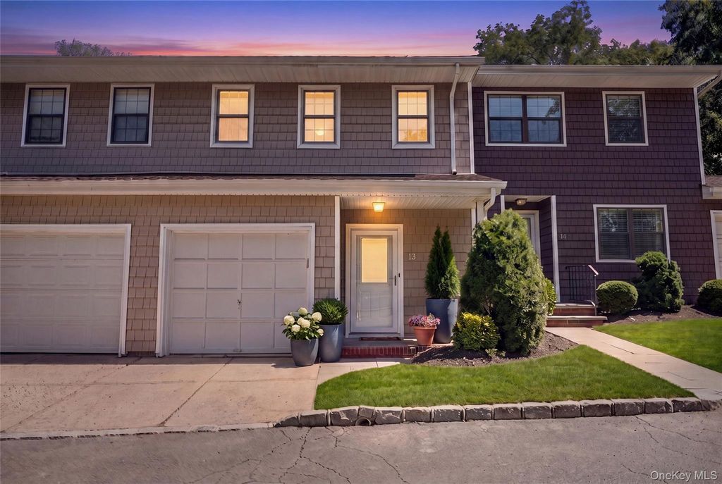 13 Pine Street, Huntington, NY 11743 — photo 2