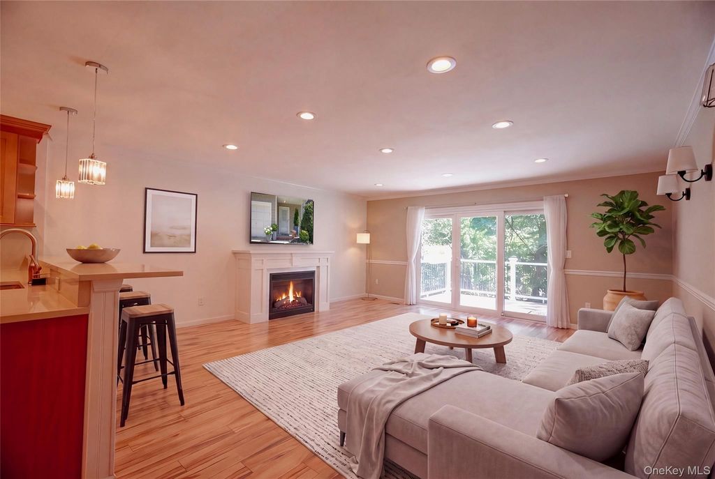 13 Pine Street, Huntington, NY 11743 — photo 5