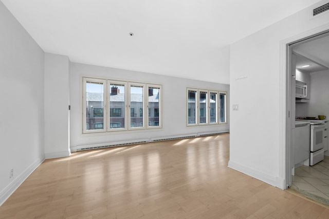 20 Rowes Wharf PH4, Boston, MA 02110