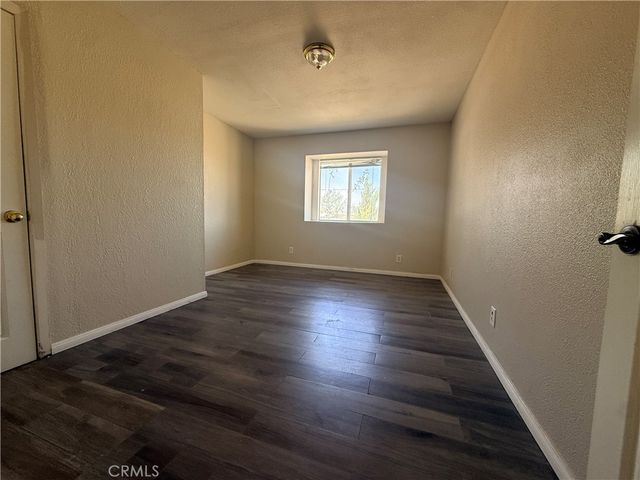 18401 Westlawn St, Hesperia, CA 92345