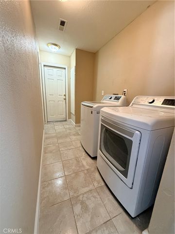 18401 Westlawn St, Hesperia, CA 92345