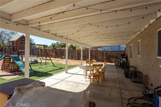 18401 Westlawn St, Hesperia, CA 92345