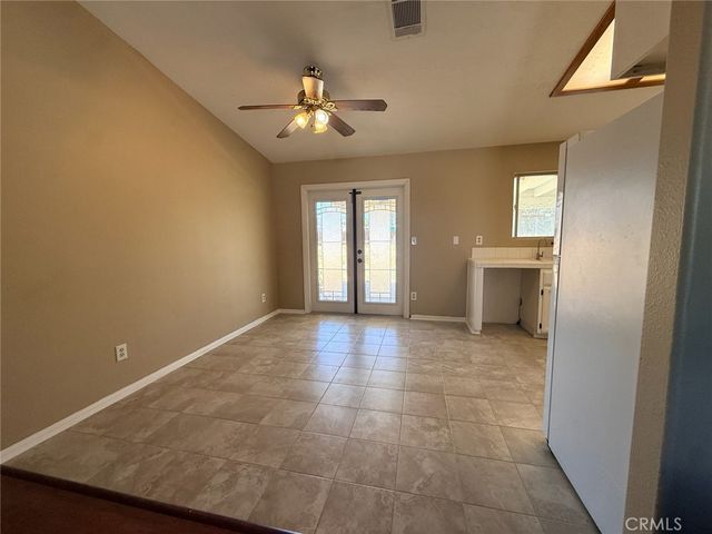 18401 Westlawn St, Hesperia, CA 92345