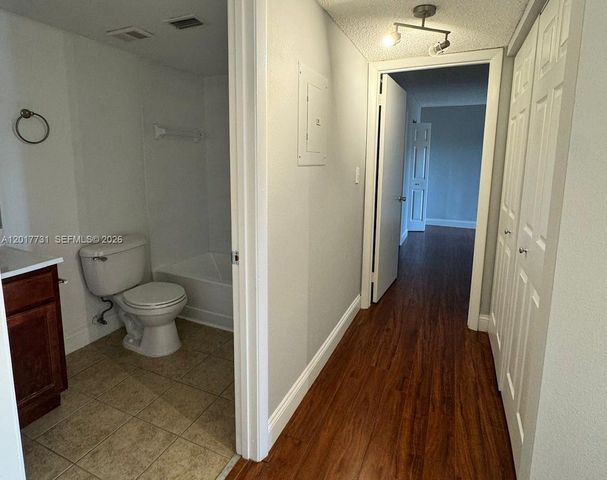 7610 Westwood Dr 122, Tamarac, FL 33321