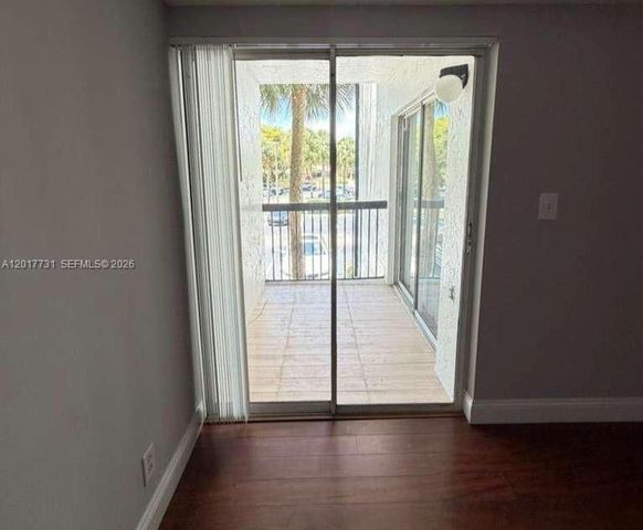 7610 Westwood Dr 122, Tamarac, FL 33321