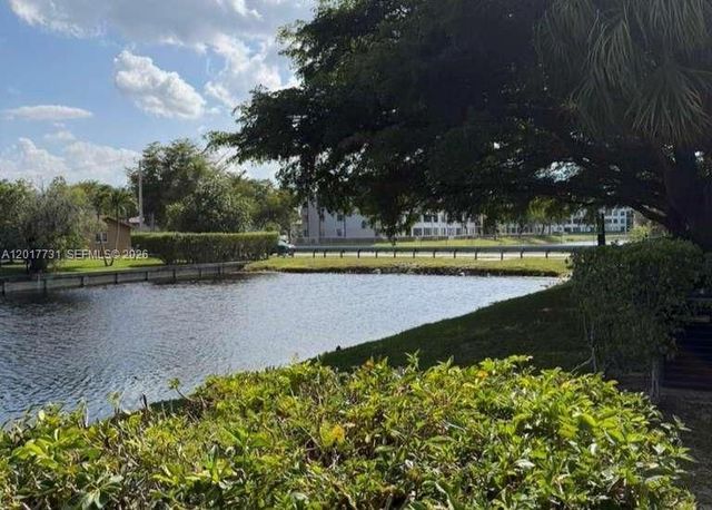 7610 Westwood Dr 122, Tamarac, FL 33321