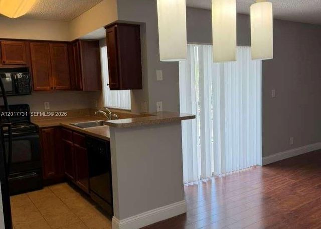 7610 Westwood Dr 122, Tamarac, FL 33321