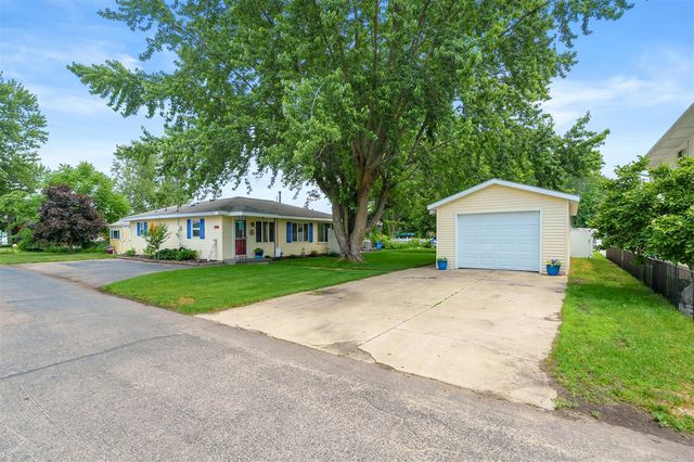 4135 W Joy Road, Shelbyville, MI 49344