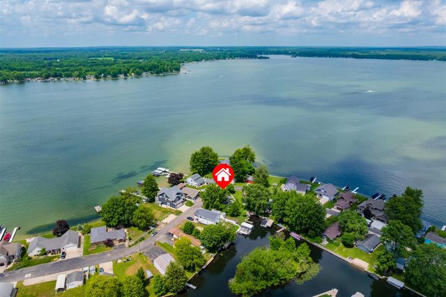 4135 W Joy Road, Shelbyville, MI 49344