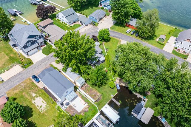 4135 W Joy Road, Shelbyville, MI 49344