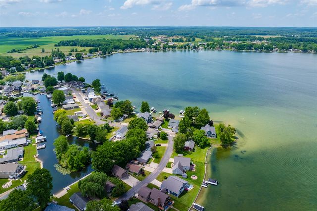 4135 W Joy Road, Shelbyville, MI 49344