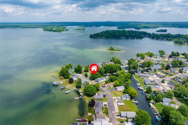 4135 W Joy Road, Shelbyville, MI 49344