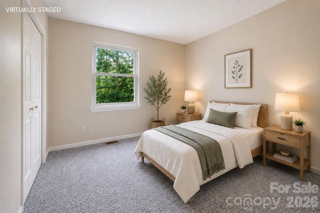 135 Plantation Drive, Hendersonville, NC 28792
