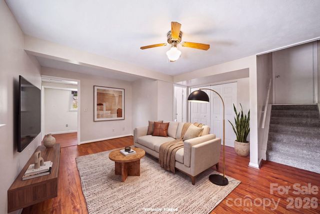 135 Plantation Drive, Hendersonville, NC 28792