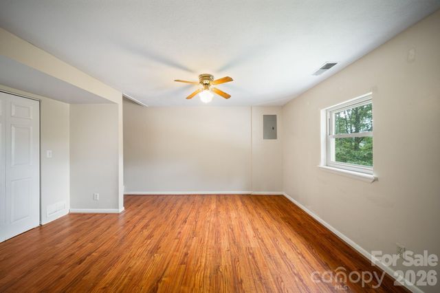135 Plantation Drive, Hendersonville, NC 28792