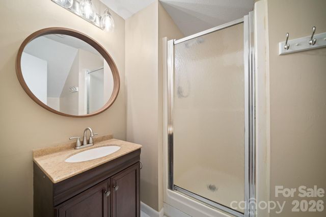 135 Plantation Drive, Hendersonville, NC 28792