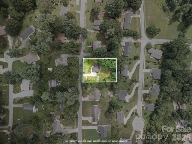 135 Plantation Drive, Hendersonville, NC 28792
