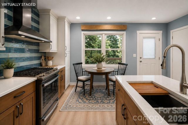 135 Plantation Drive, Hendersonville, NC 28792