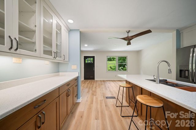 135 Plantation Drive, Hendersonville, NC 28792