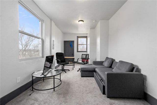 1306 Complete St, Marshall Shadeland, PA 15212