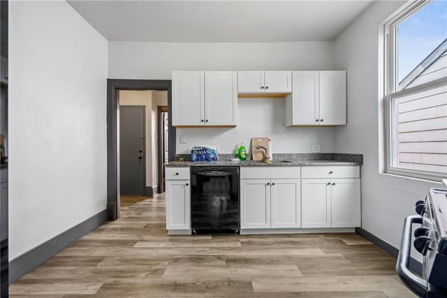 1306 Complete St, Marshall Shadeland, PA 15212