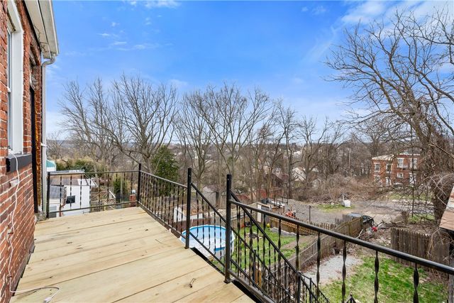 1306 Complete St, Marshall Shadeland, PA 15212
