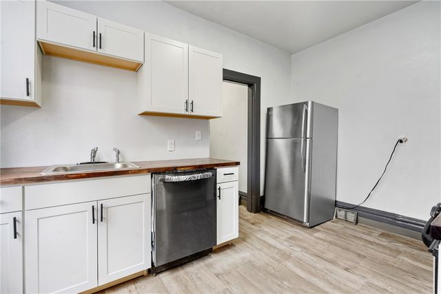 1306 Complete St, Marshall Shadeland, PA 15212