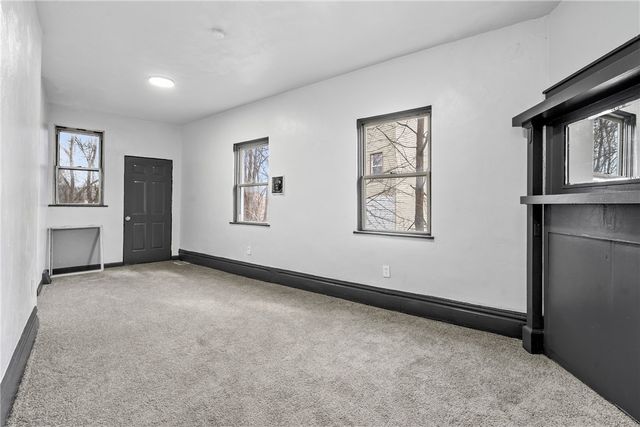 1306 Complete St, Marshall Shadeland, PA 15212