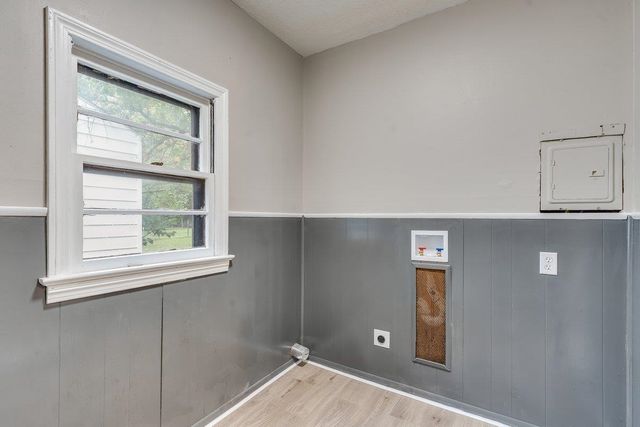 1514 N Battin St, Wichita, KS 67208