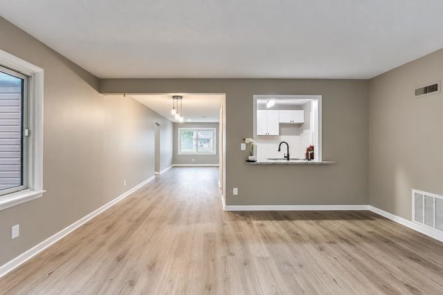 1514 N Battin St, Wichita, KS 67208