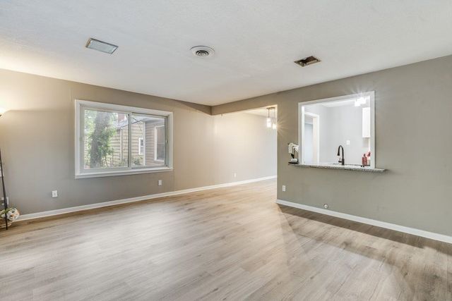 1514 N Battin St, Wichita, KS 67208
