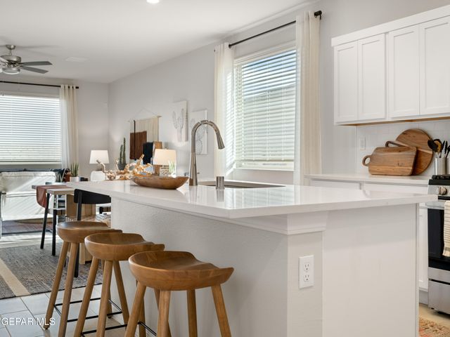 333 EMERALD rise Drive, Horizon City, TX 79928