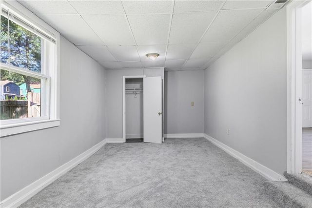 7944 Oak Street, Kansas City, MO 64114