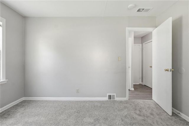 7944 Oak Street, Kansas City, MO 64114