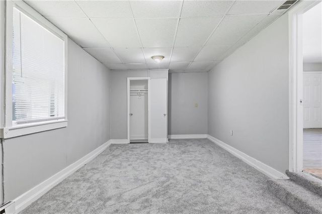 7944 Oak Street, Kansas City, MO 64114