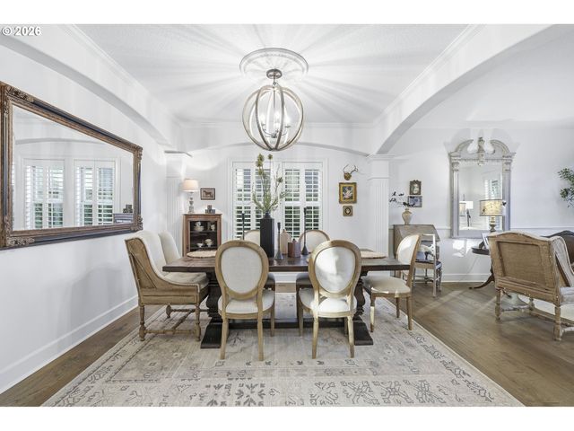 2863 OLYMPIC St, Woodburn, OR 97071