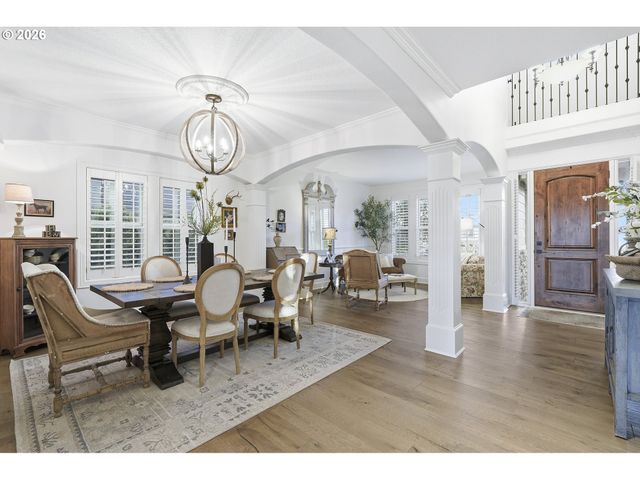 2863 OLYMPIC St, Woodburn, OR 97071