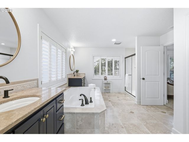 2863 OLYMPIC St, Woodburn, OR 97071