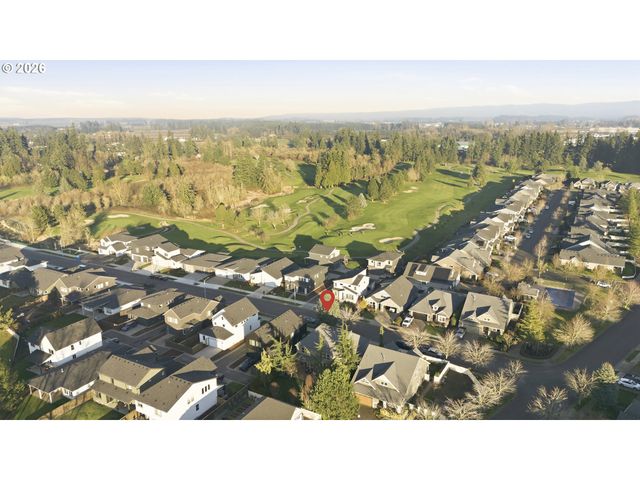 2863 OLYMPIC St, Woodburn, OR 97071