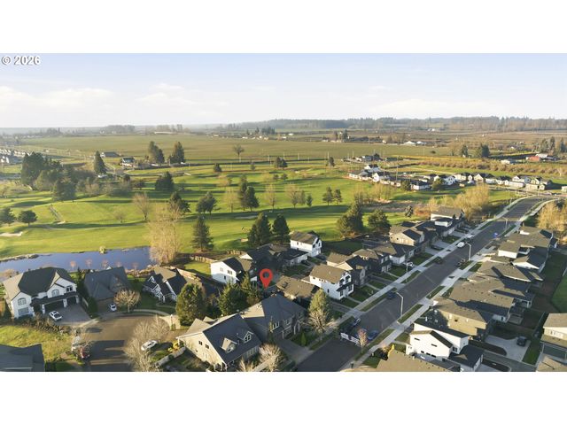 2863 OLYMPIC St, Woodburn, OR 97071